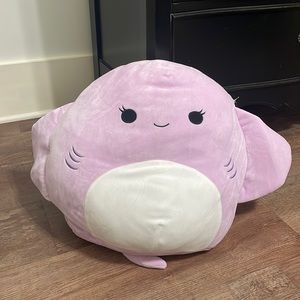 aziza purple stingray squishmallow!